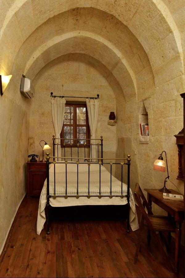 Esbelli Evi Cave Houses อูร์กุบ ภายนอก รูปภาพ